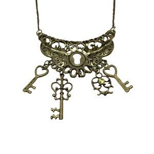 Vintage 'Key To Your Heart' Pendant Necklace Gold Tone Stunning Elegant Chic VTG